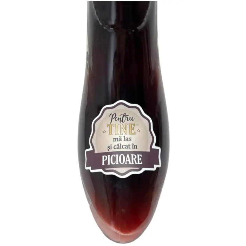 Pentru tine ma las calcat si in calcat in picioare, sticla vin in forma de pantof cu mesaj model st24 01